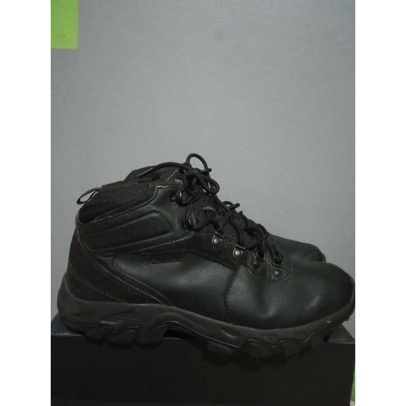 sepatu outdoor second Columbia