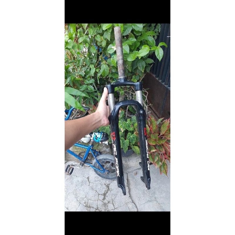 fork mtb thril ukuran 27.5 sepertinya