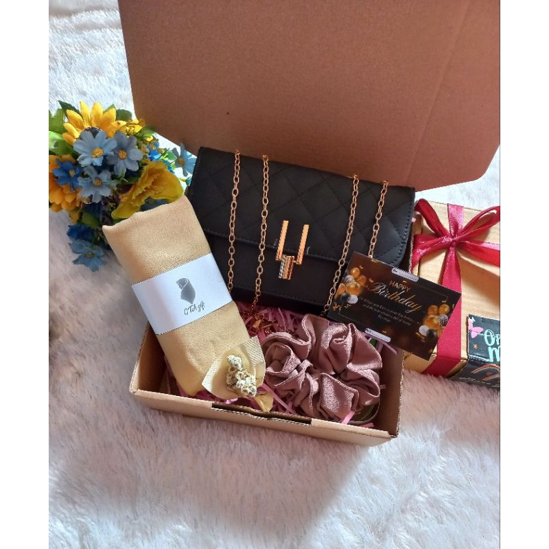 Hampers cewek ulang tahun/kado cewek/kado guru/kado ulang tahun