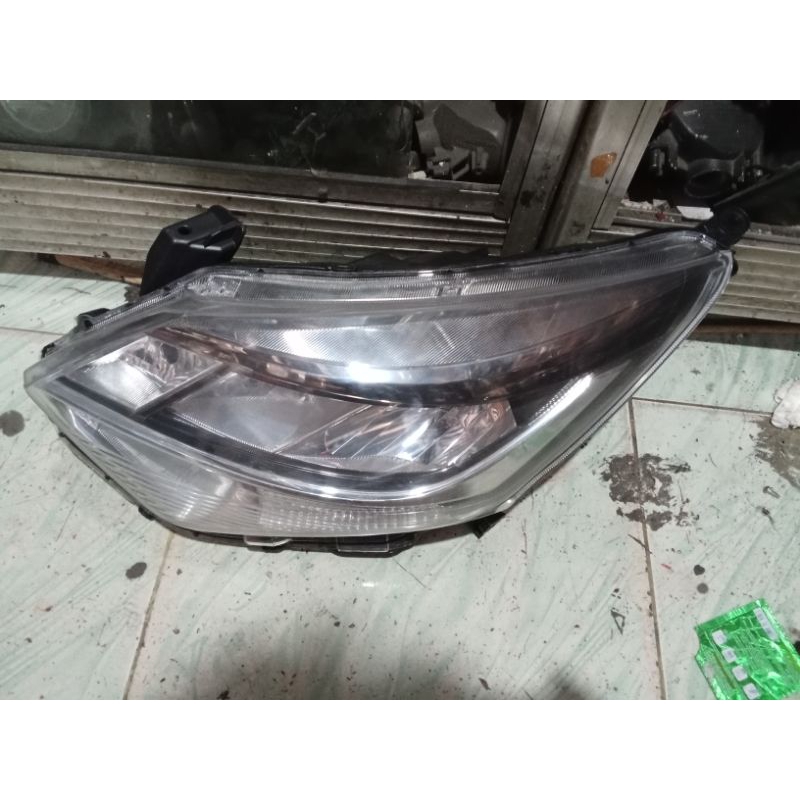 headlamp Toyota Agya tahun 2019 original