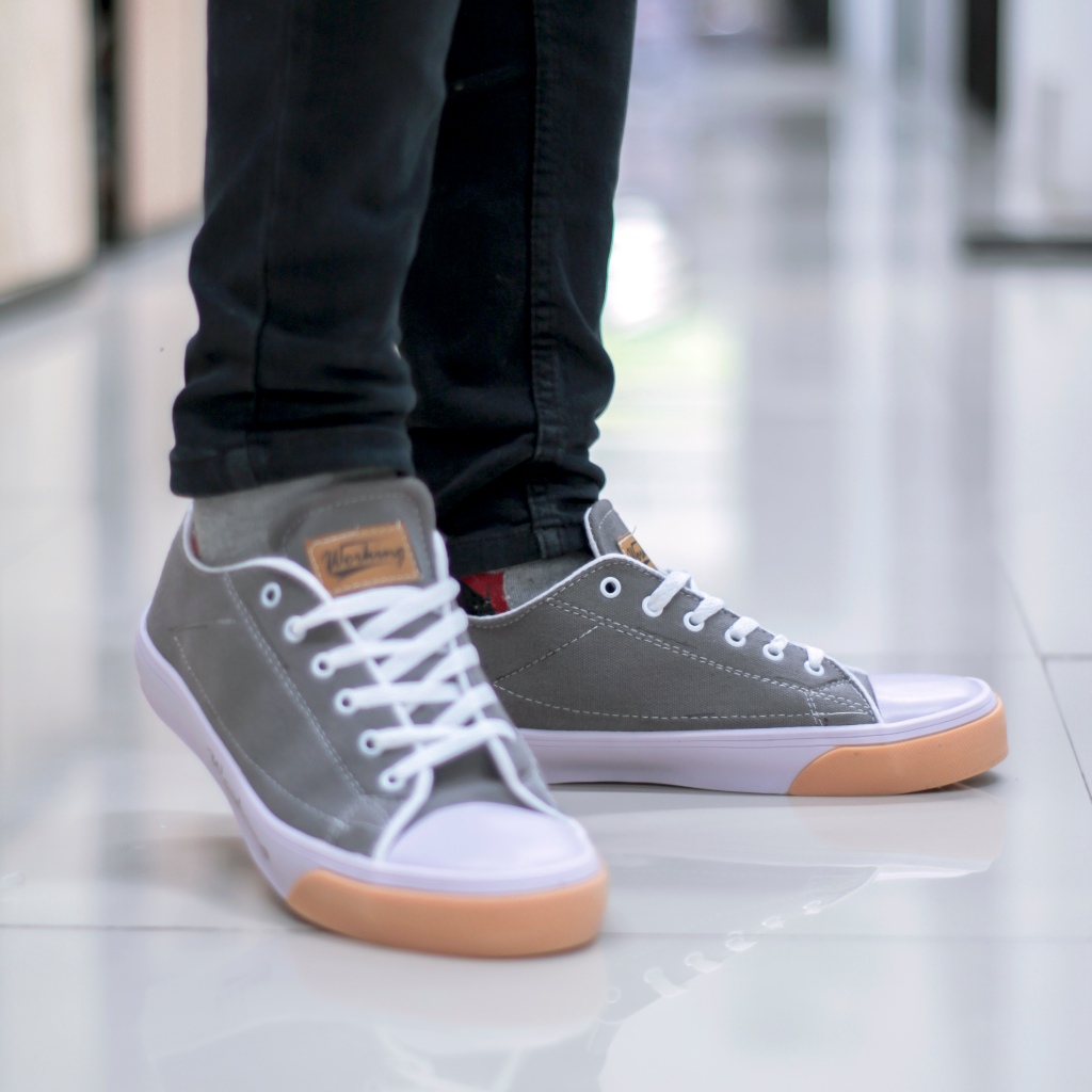 Sepatu Sneakers Pria Wanita Casual Sepatu Sekolah SMA Kuliah All Star Original Terbaru Kekinian