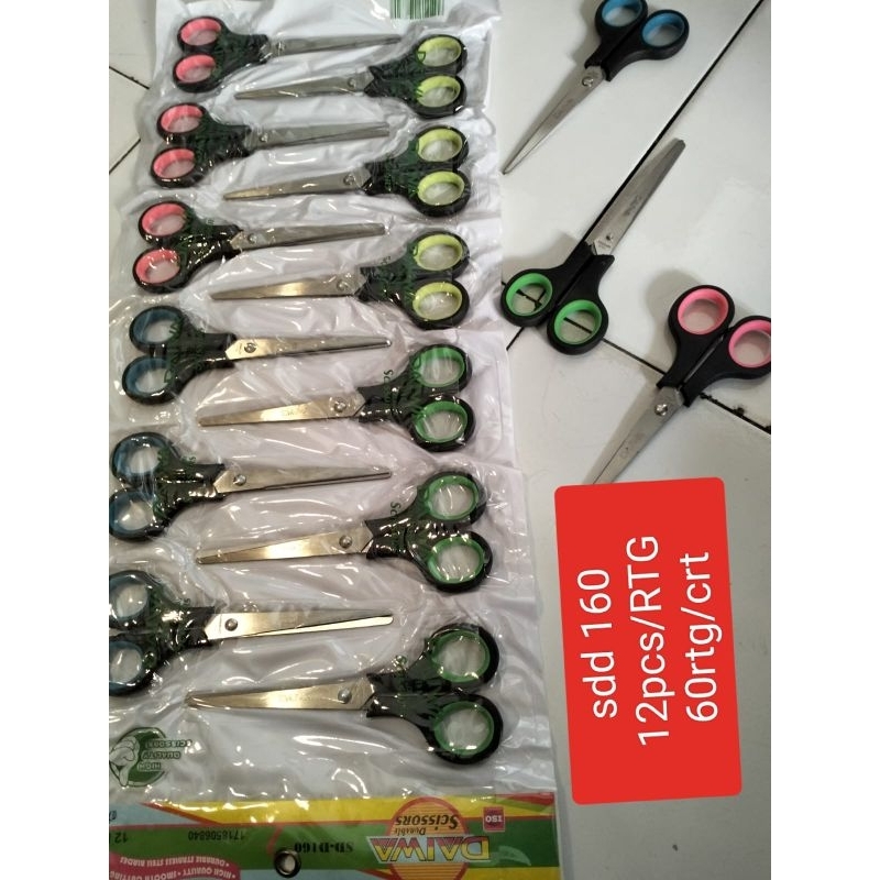 

gunting kertas DAIWA isi 12, ukuran tanggung