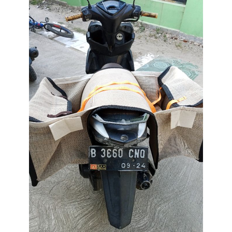tas motor/keranjang motor/tas kandek/tas obrok bahan goni super jumbo