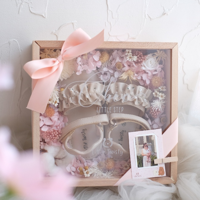 

Little Twisty - Gift Set (Shoes+Box+Card) FREE Grafir Nama