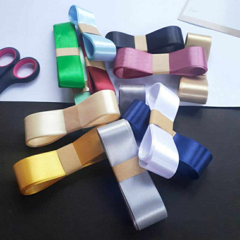 

PITA SATIN RIBBONS 2,5 CM (1 Inch) WARNA PER 2 METER | TALI PACKAGING HAMPERS GIFT FLORIST MERAH HITAM COKLAT GOLD BIRU NAVY MAROON PUTIH ABU COKLAT SUSU