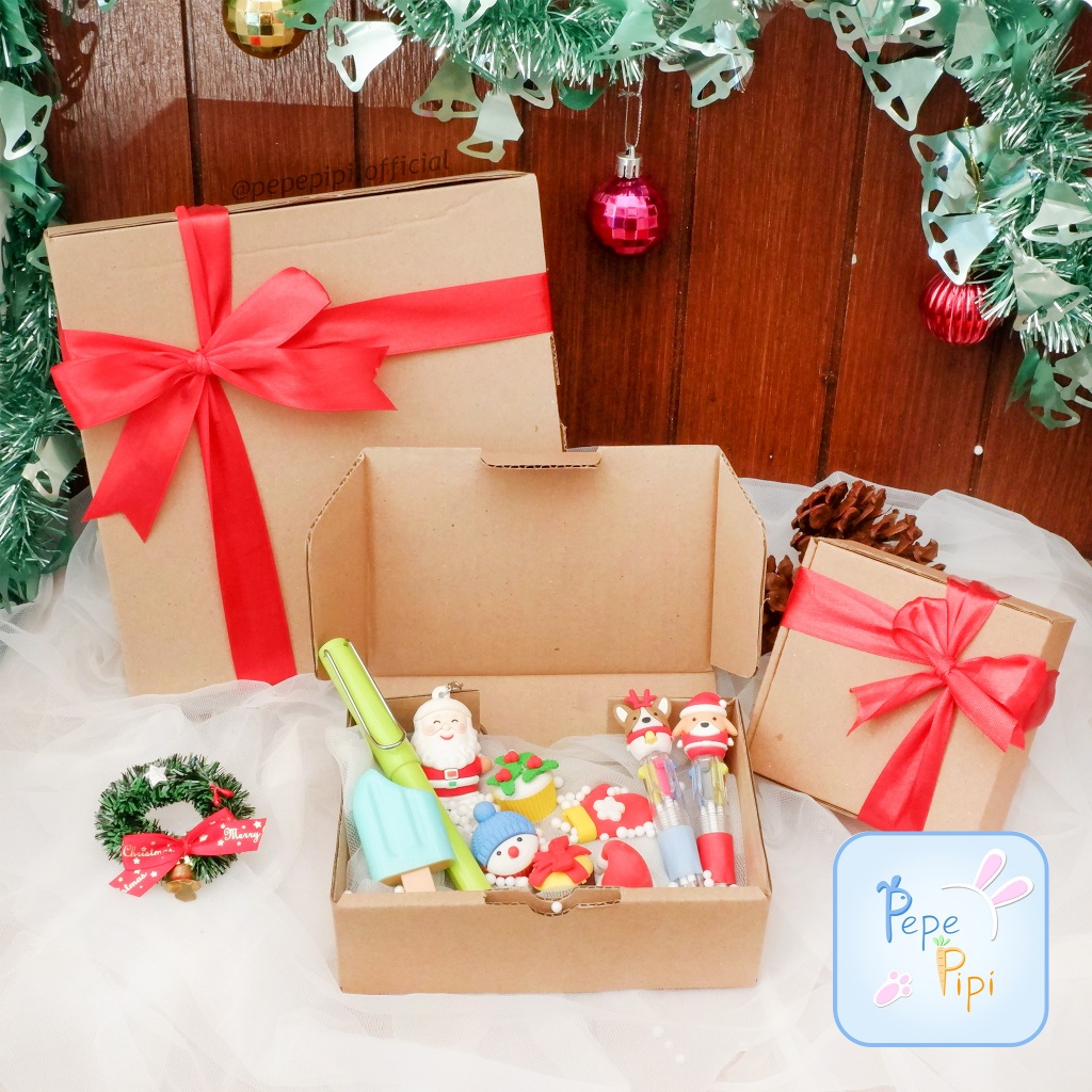 

Parcel Hampers Natal Box Kotak Christmas Bingkisan Cantik Kado Gift Anak Hampers Set Kotak Pensil Pulpen santa rusa pohon natal snowman