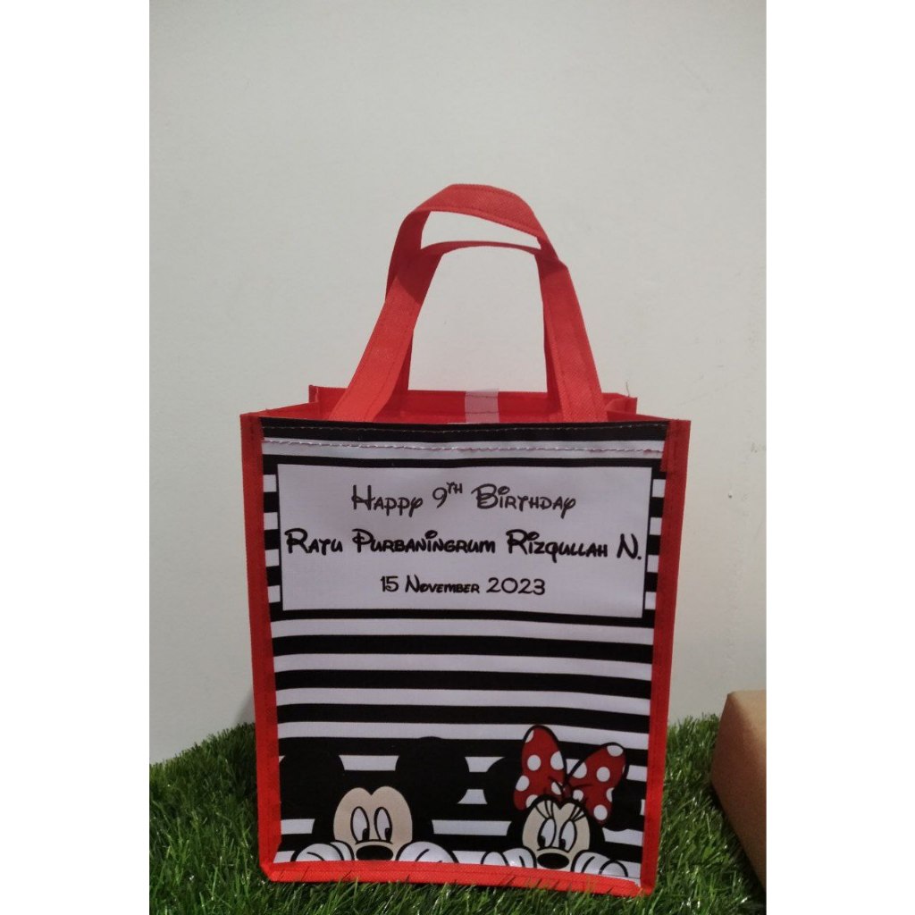 

Tas Kotak 25 x 20 x 25