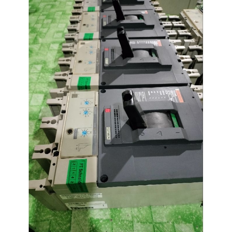 MCCB Merlin Gerin NS400N 400A 300A ORI%