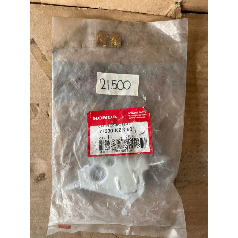 Catch Comp Seat Dudukan Kunci Jok 77230-KZR-601 Honda Vario 125