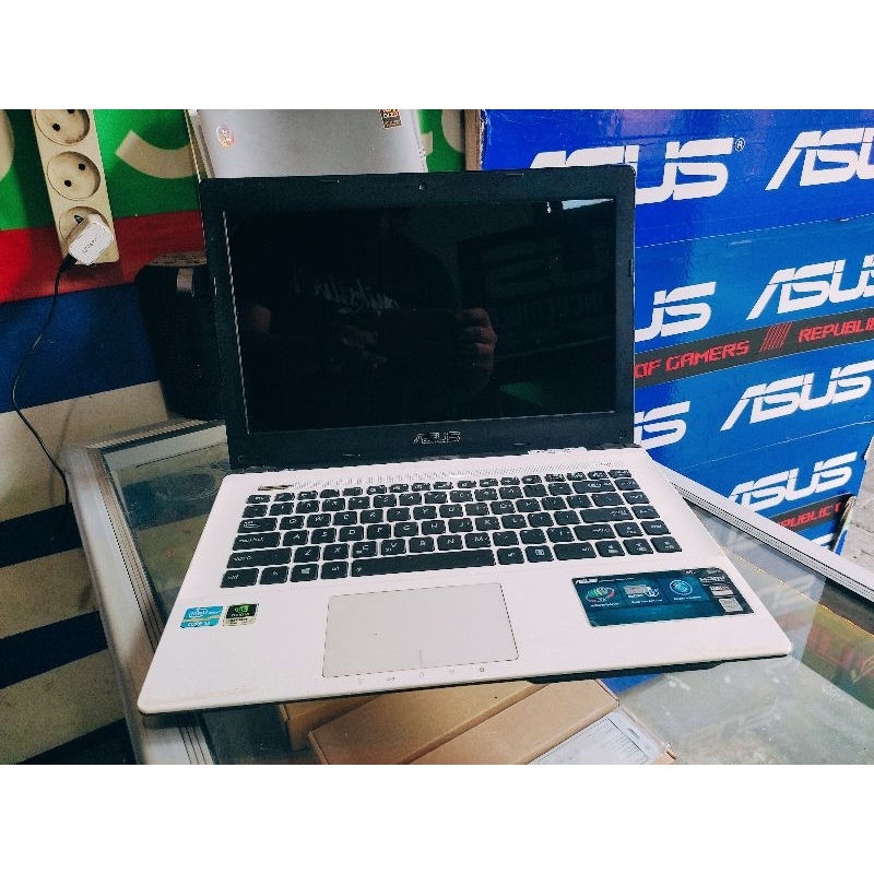 ASUS RAM 4 SSD 128 VGA NVIDIA 2GB