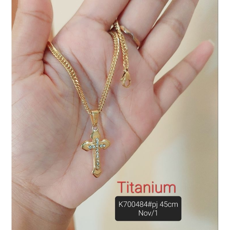 Kalung dan liontin titanium salib rosario