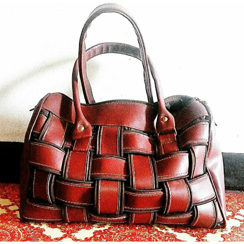 Tas Wanita Anyaman Kulit