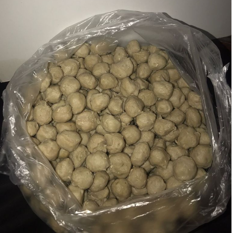 

PENTOL BAKSO KECIL PUJAKESUMA ISI 300 BUTIR TANPA PENGAWET FREE BUMBU HALAL 100%