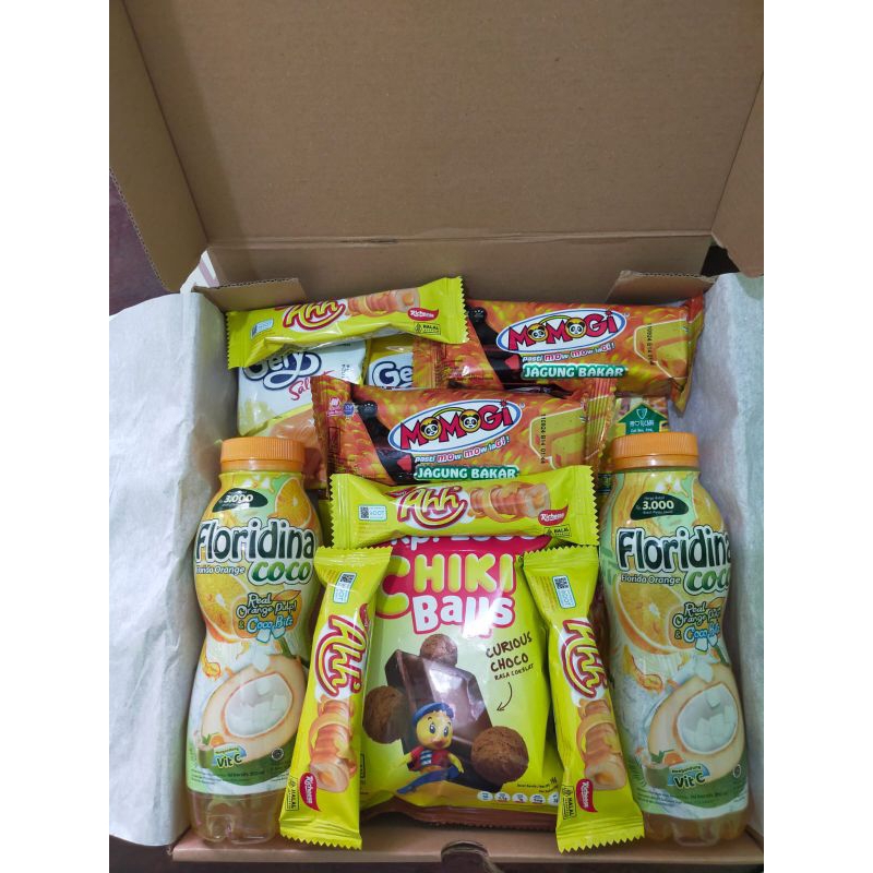 

Hampers Snack / hadiah / snack box / gift