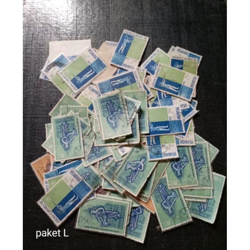 

100 lembar perangko bekas paket L