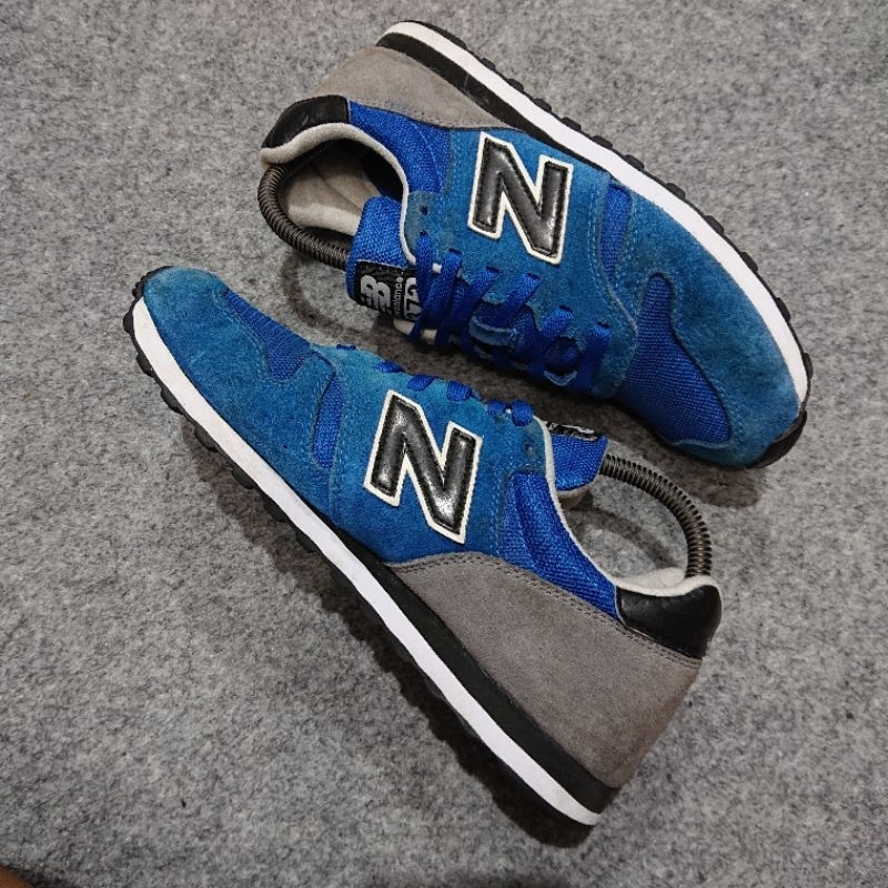 New Balance 373