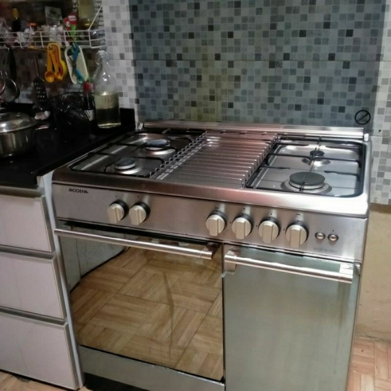 kompor+oven modena 4 tungku masih mulus