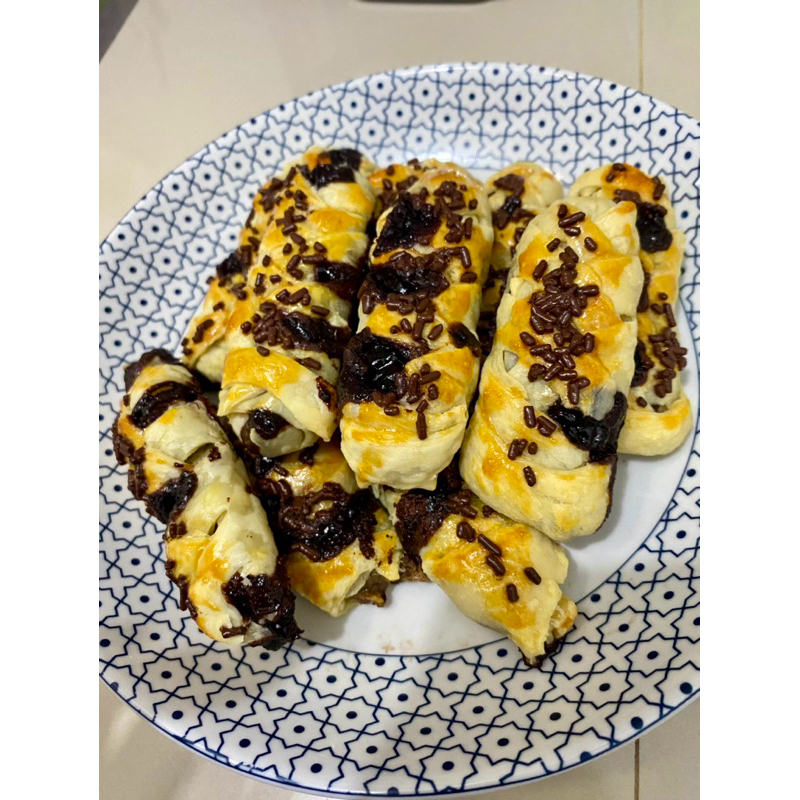 

STRUDEL BANANA MINI COKLAT KEJU isi 12pcs(hanya via instan/sameday)