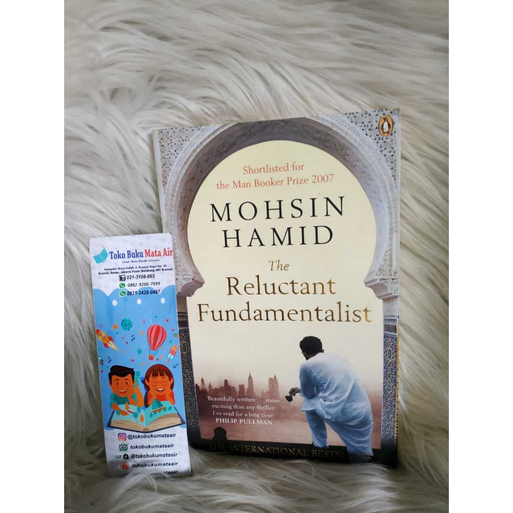 BEST SELLER THE RELUCTANT FUNDAMENTALIST - MOHSIN PENGUIN