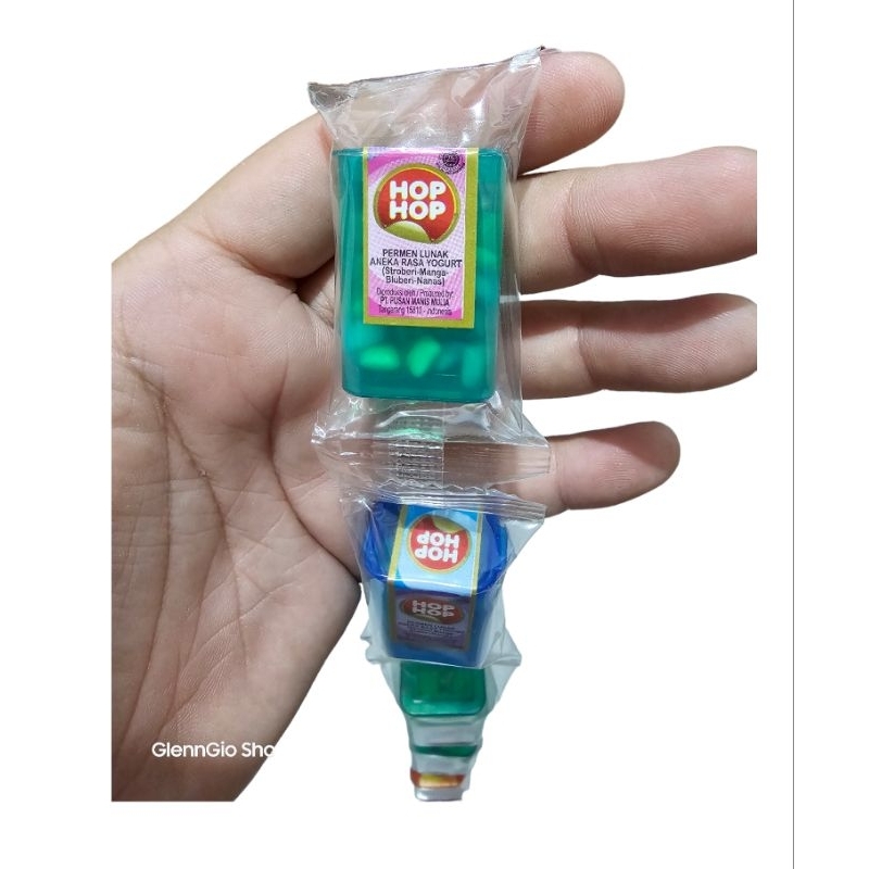 Permen kecil kenyal Hop Hop rasa buah renceng isi 30 pcs