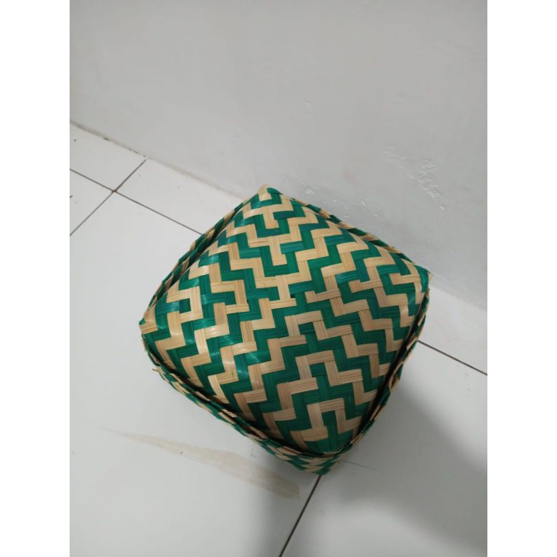 besek bambu 20x20 warna warni lurik sepasang besek hampers