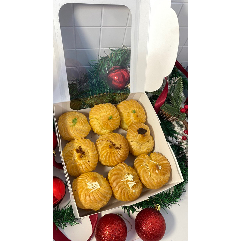 

kue soes isi 9 / hampers natal / kue soes