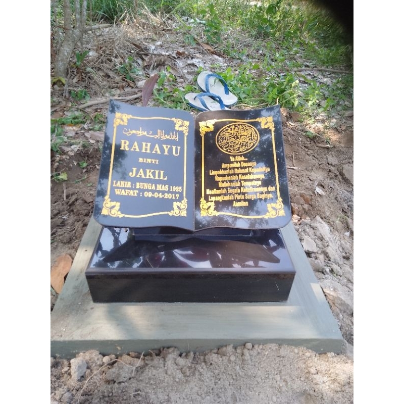 Batu nisan Granit pecah ganti baru