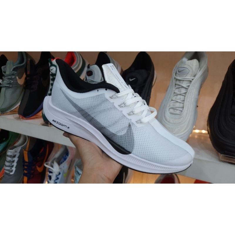 Pegasus turbo 35 white black