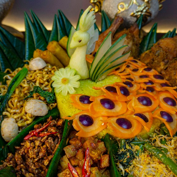 Burung Merak Tumpeng Nasi Kuning Premium Ukuran Besar Porsi Beragam Ukuran 5-30 orang acara Garnish 