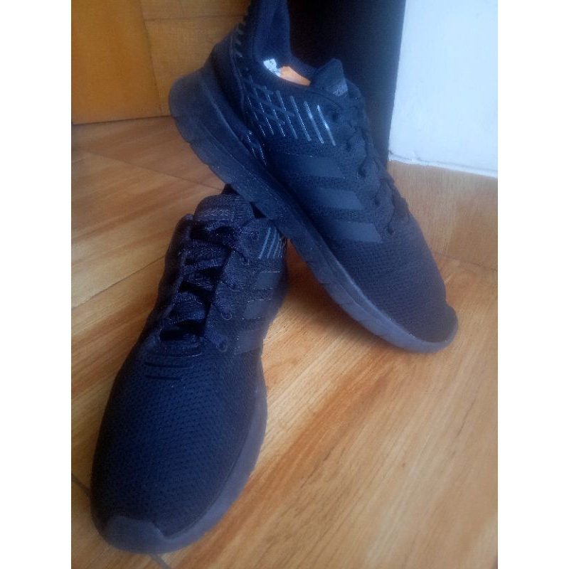 sepatu running Adidas asweerun full black