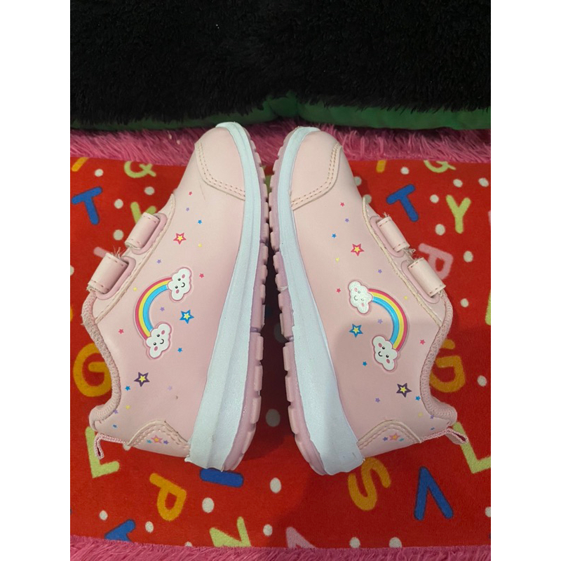 Sepatu anak preloved branded