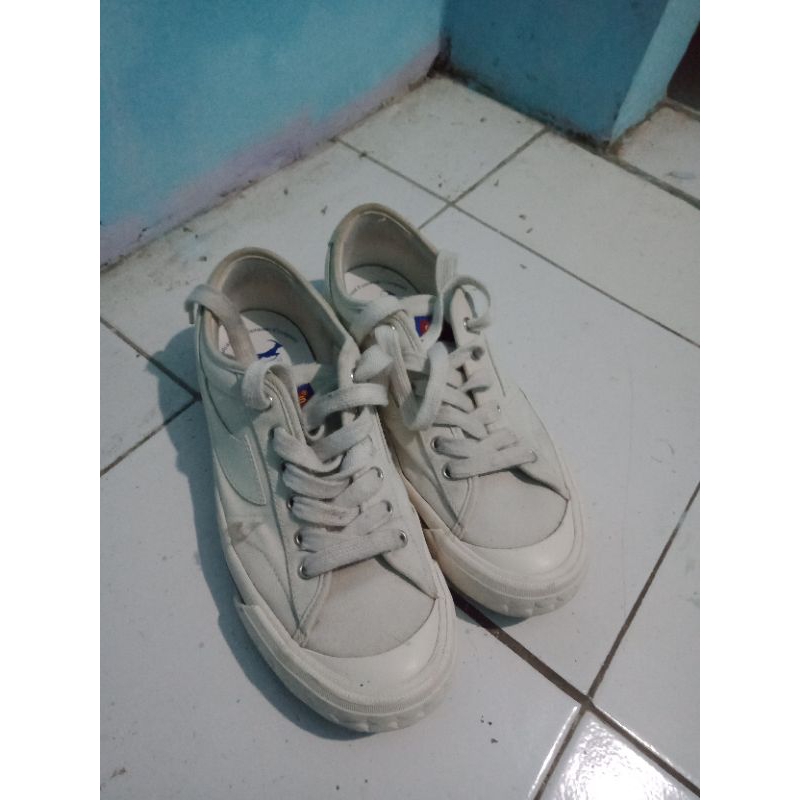 sepatu compass retro second ukuran 42