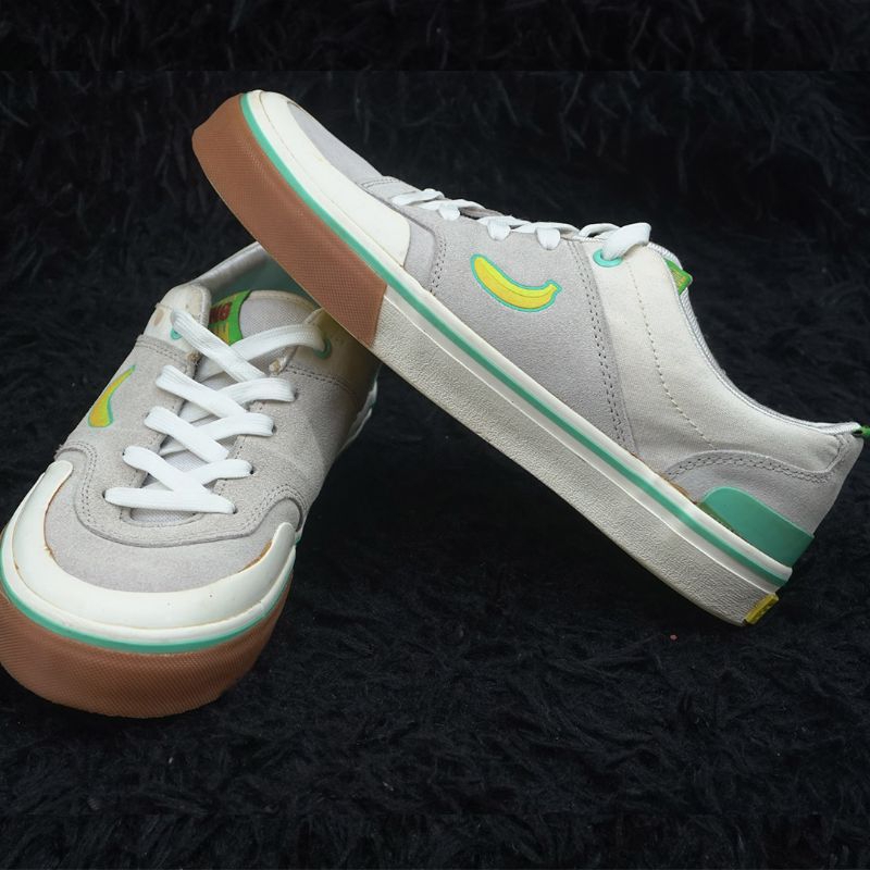 SEPATU FYC size 42 like new