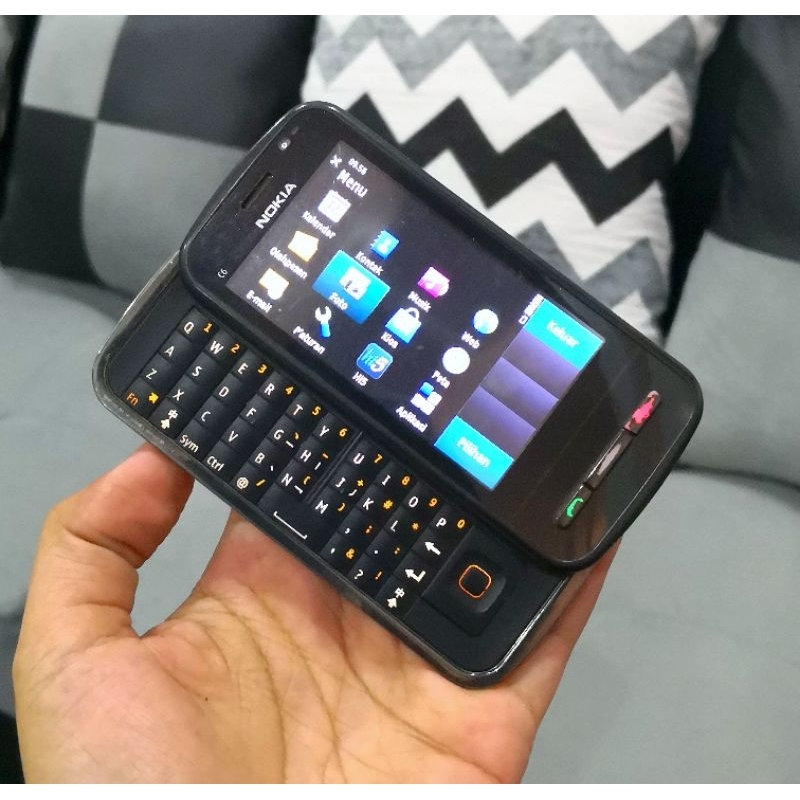 Hp jadul Nokia C6 Slide hp slide hp unik hp langka