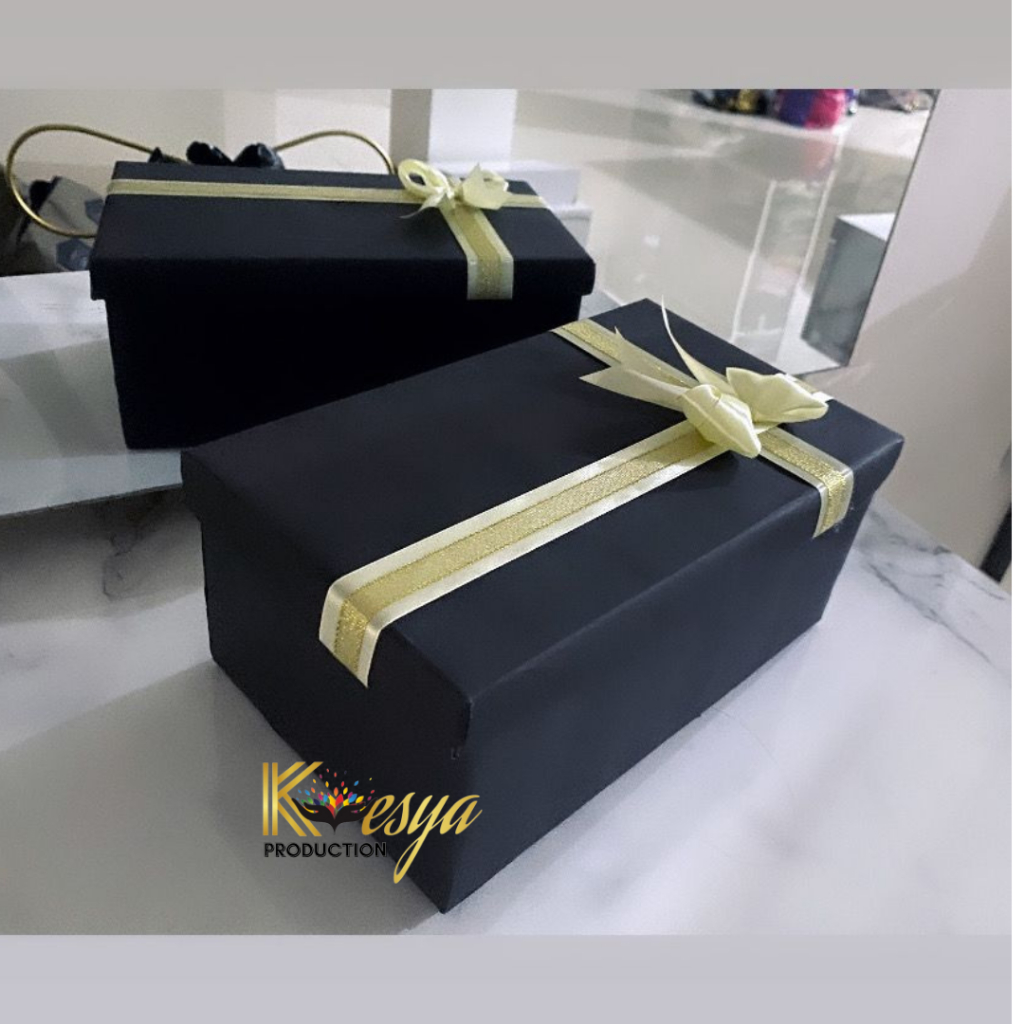 

BEST PRODUCT!!! Kotak Kado Karton Ukuran 25*15*10 Warna Hitam | Gift Box | Packaging Kado Gift Box / Kotak Kado / Kotak Baju / Kotak Coklat Kue Cookies | KOTAK HADIAH HAPPY BIRTHDAY / KOTAK HADIAH ULANG TAHUN | Kotak Hampers / Box Hampers Natal
