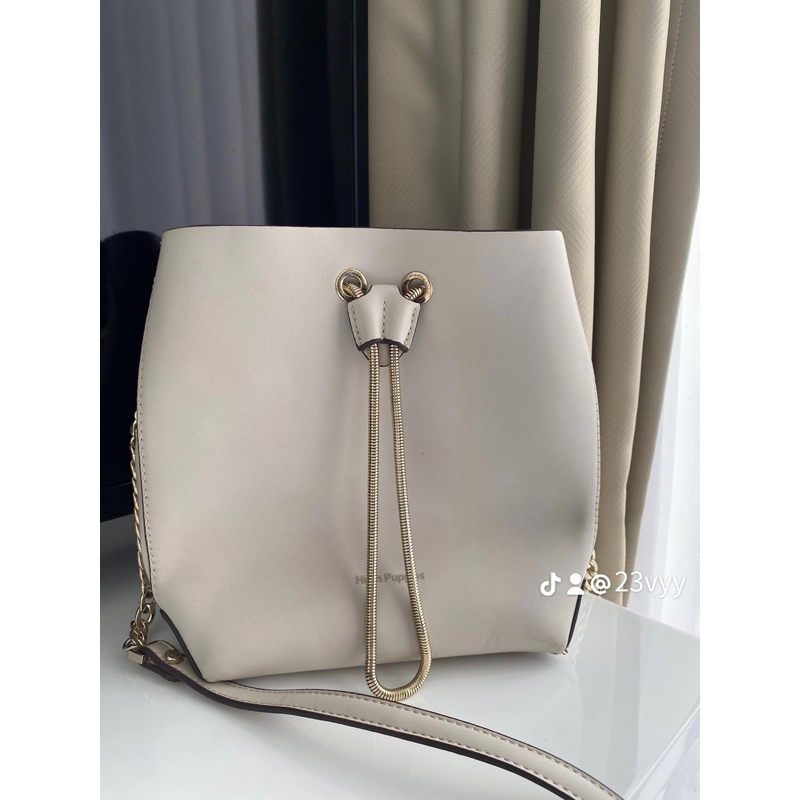 preloved hush puppies sling bag