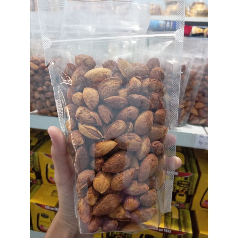 

kacang almond kulit 250 gram MEDAN