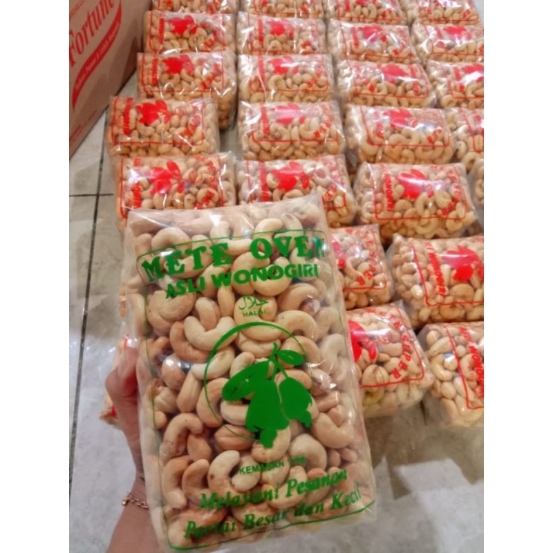 

KACANG METE OVEN 1 KG