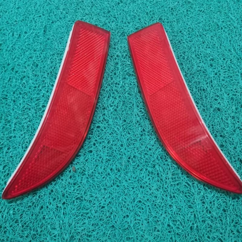 Lampu Reflektor mata kucing bemper belakang Bemper avanza rush xenia