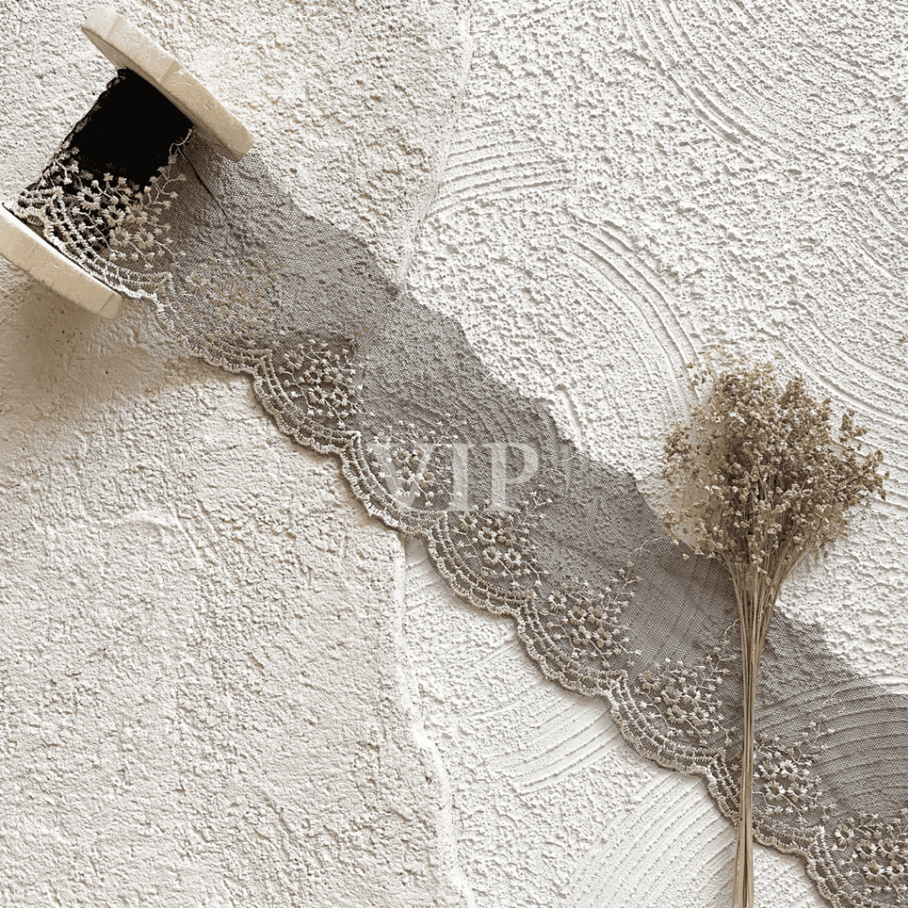 Renda VIP 2 T020 Renda Tile Bordir Hitam Gold Per Roll