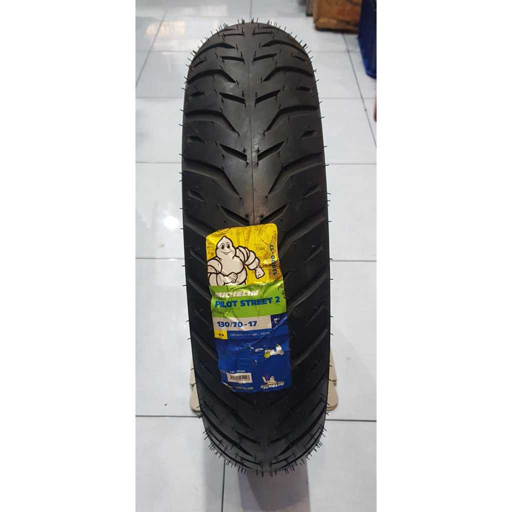 Ban Luar Michelin 130/70-17 Pilot Street 2 Tubeless