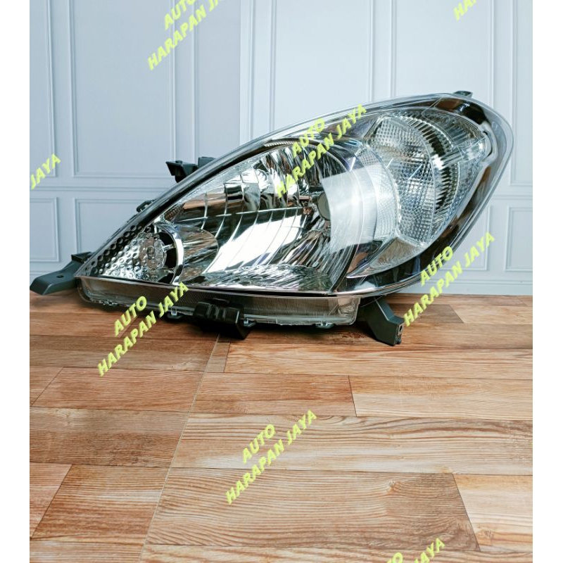 Head Lamp Innova Vvti Tahun 2008/2009/2010/2011 Lampu Besar Depan