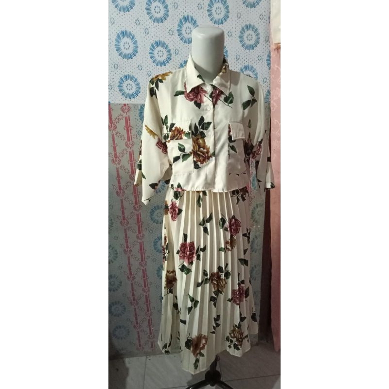 One set Shakila