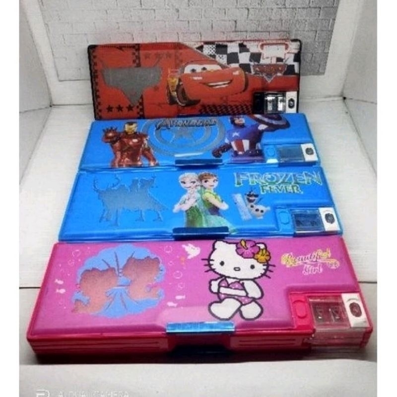 

tempat/kotak/tepak pensil magnet karakter besar XU 5507 BR