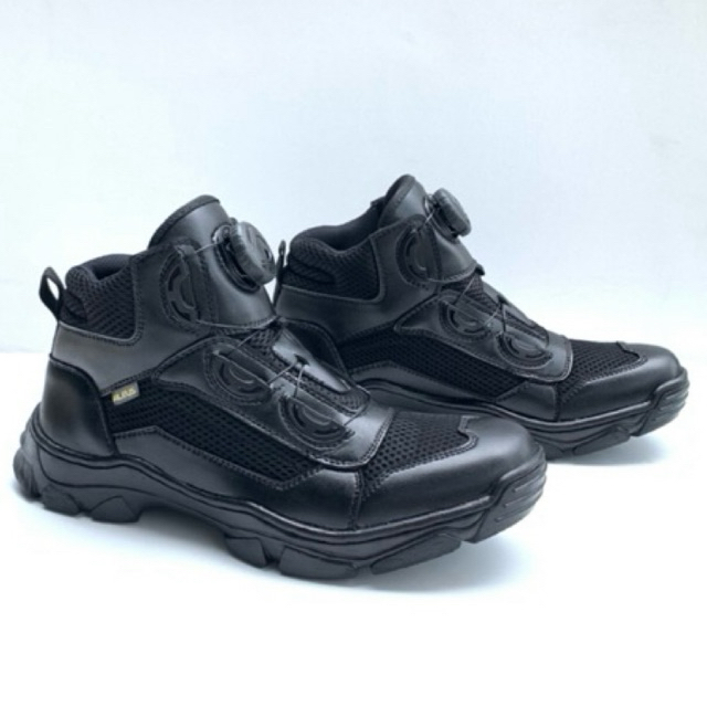 sepatu pdl tinggi & pendek tali putar terbaru merk aleuz