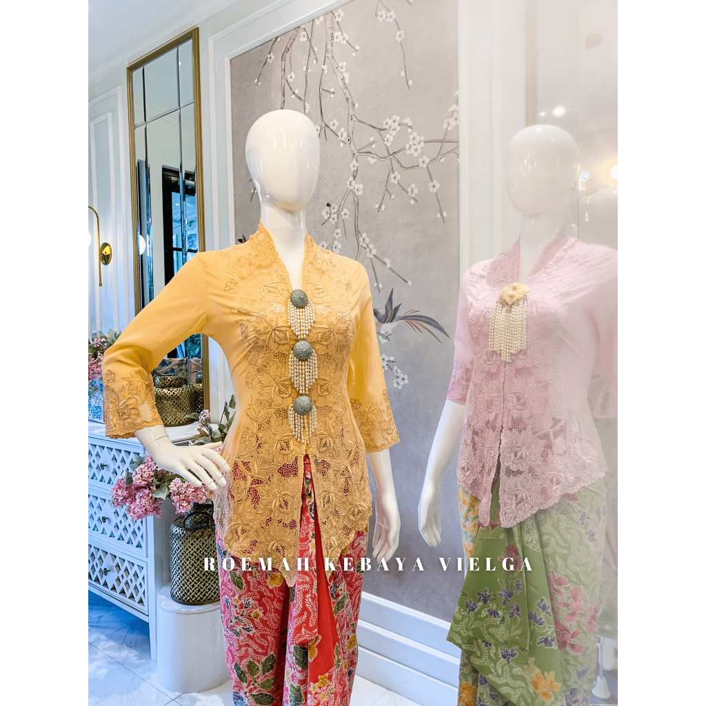 Kebaya Encim Classic Salem by Roemah Kebaya Vielga - Size M