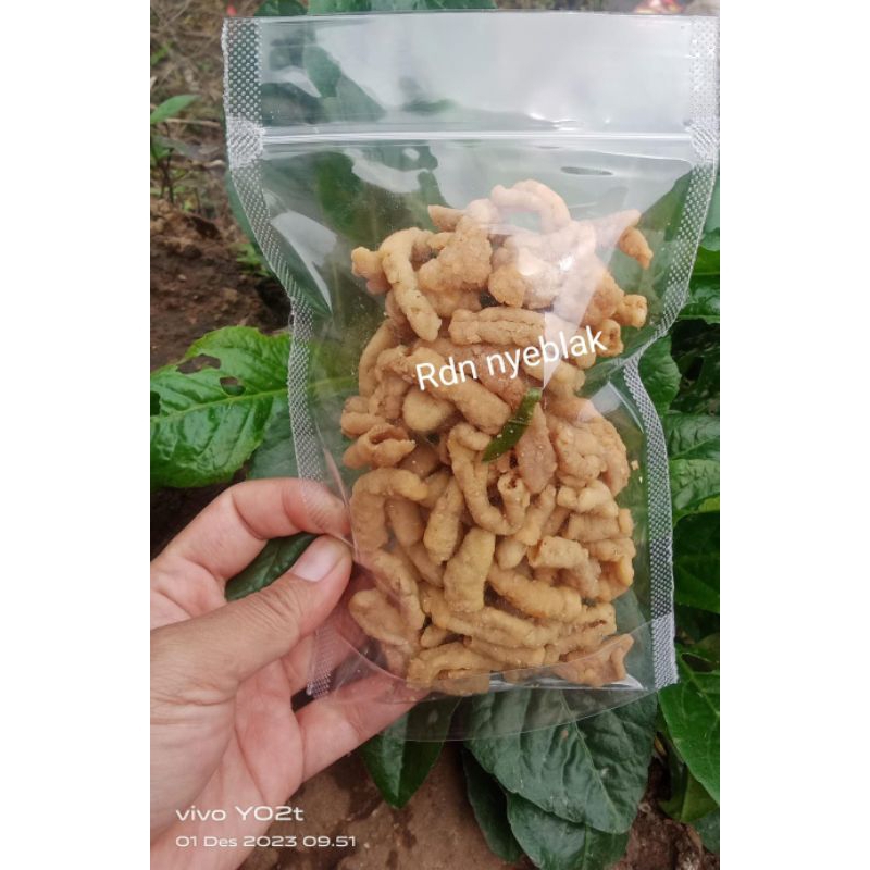 

100 grm usus krispi daun jeruk
