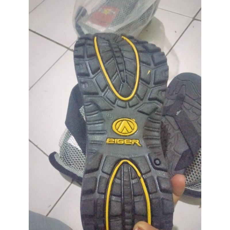 Sendal Gunung Eiger
