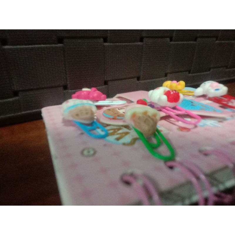 

clip kertas karakter lucuu