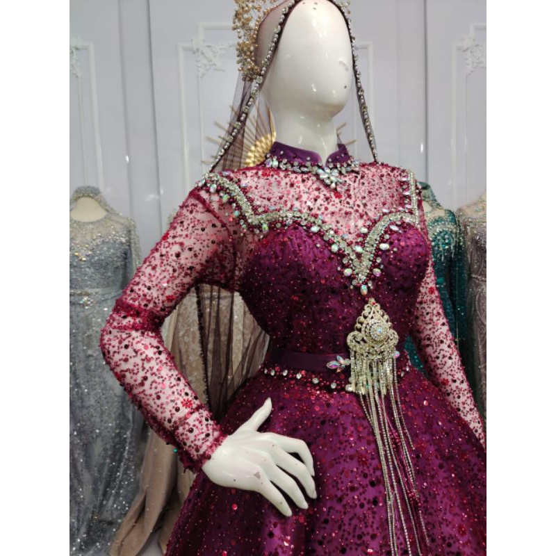 gown mekar burgundy gradasi Terbaru